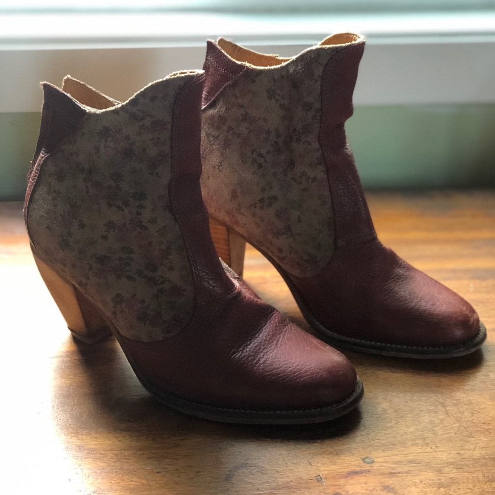 J Shoes Brand - Leather & Suede Ankle Boot Size 7